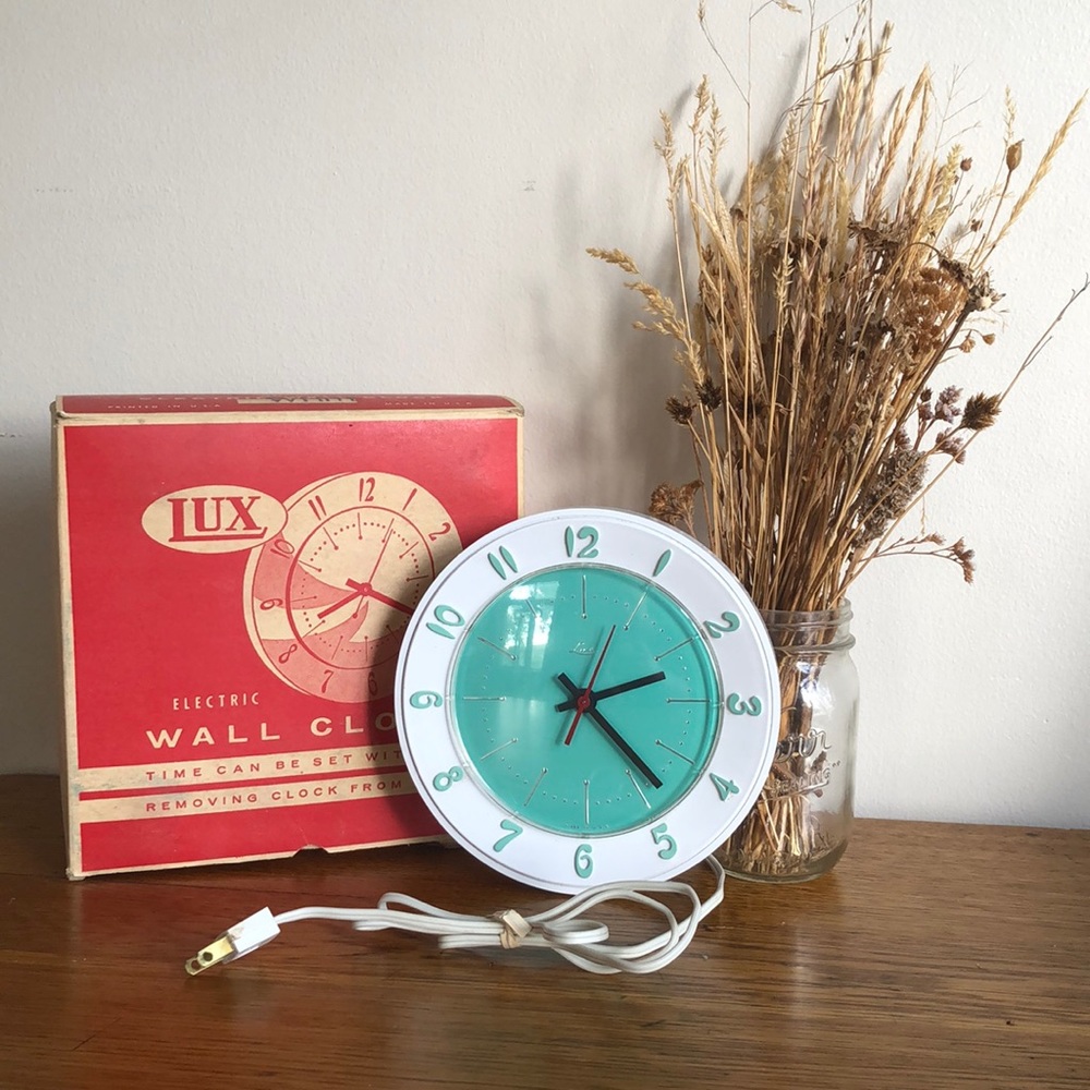 Vintage Teal Robertshaw Lux Wallclock — Works!